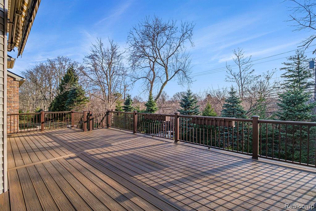 837 Balsam Circle Rochester, MI 48307 - Photo 33 of 38