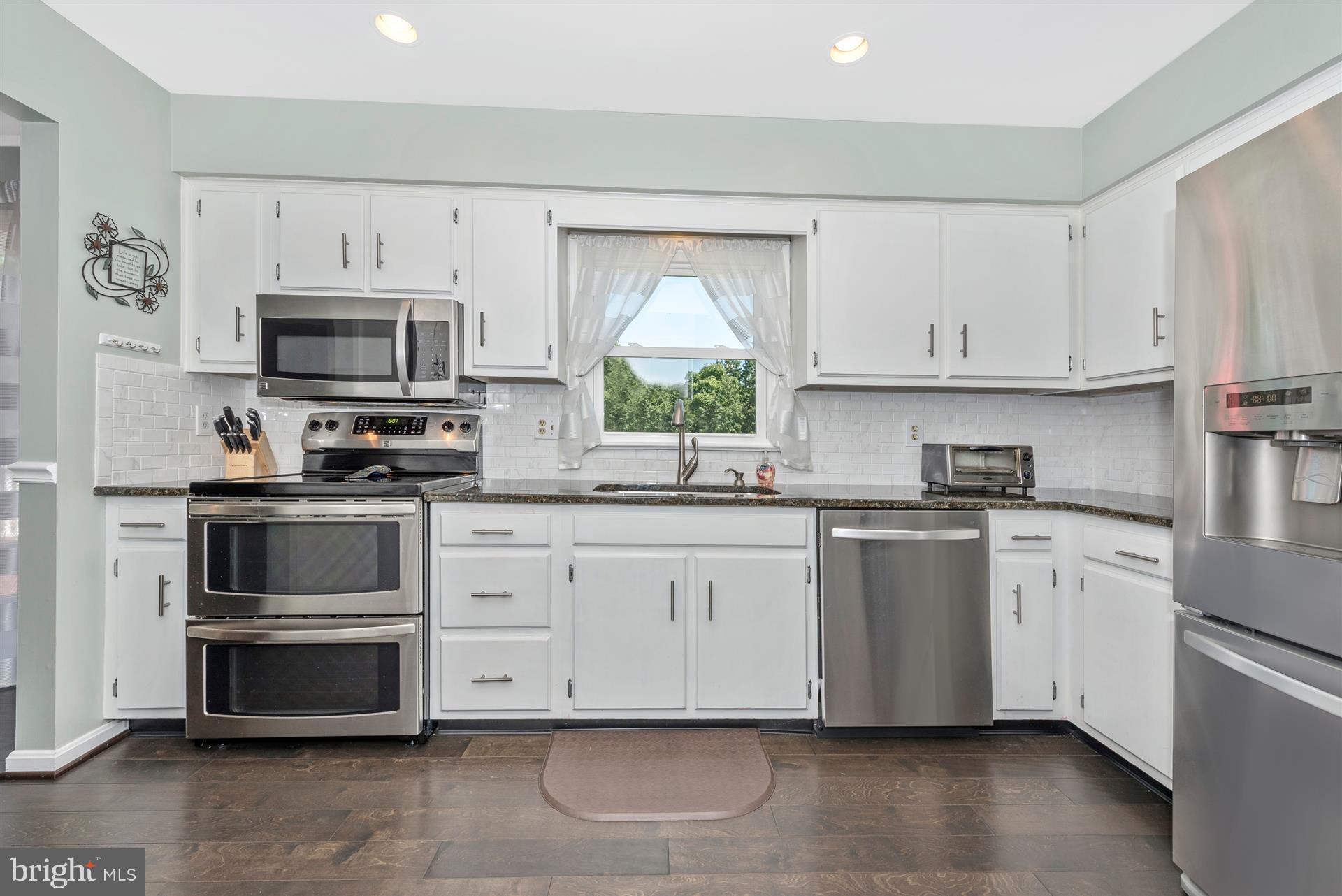 13432 Old Annapolis Road Mount Airy, MD 21771 - Photo 9 of 30 A Delight to Entertain in this Lovely Kitchen