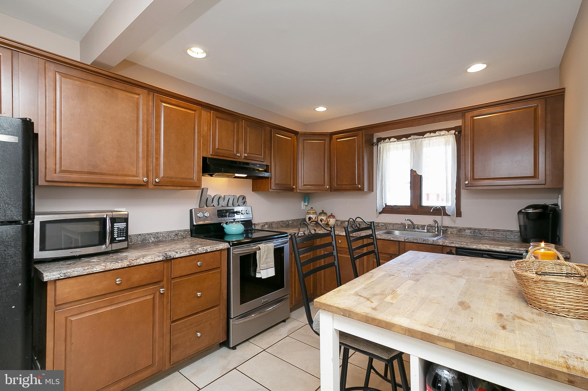 6 Ice Pond Road Levittown, PA 19057 - Photo 11 of 34 Gallery Image 11