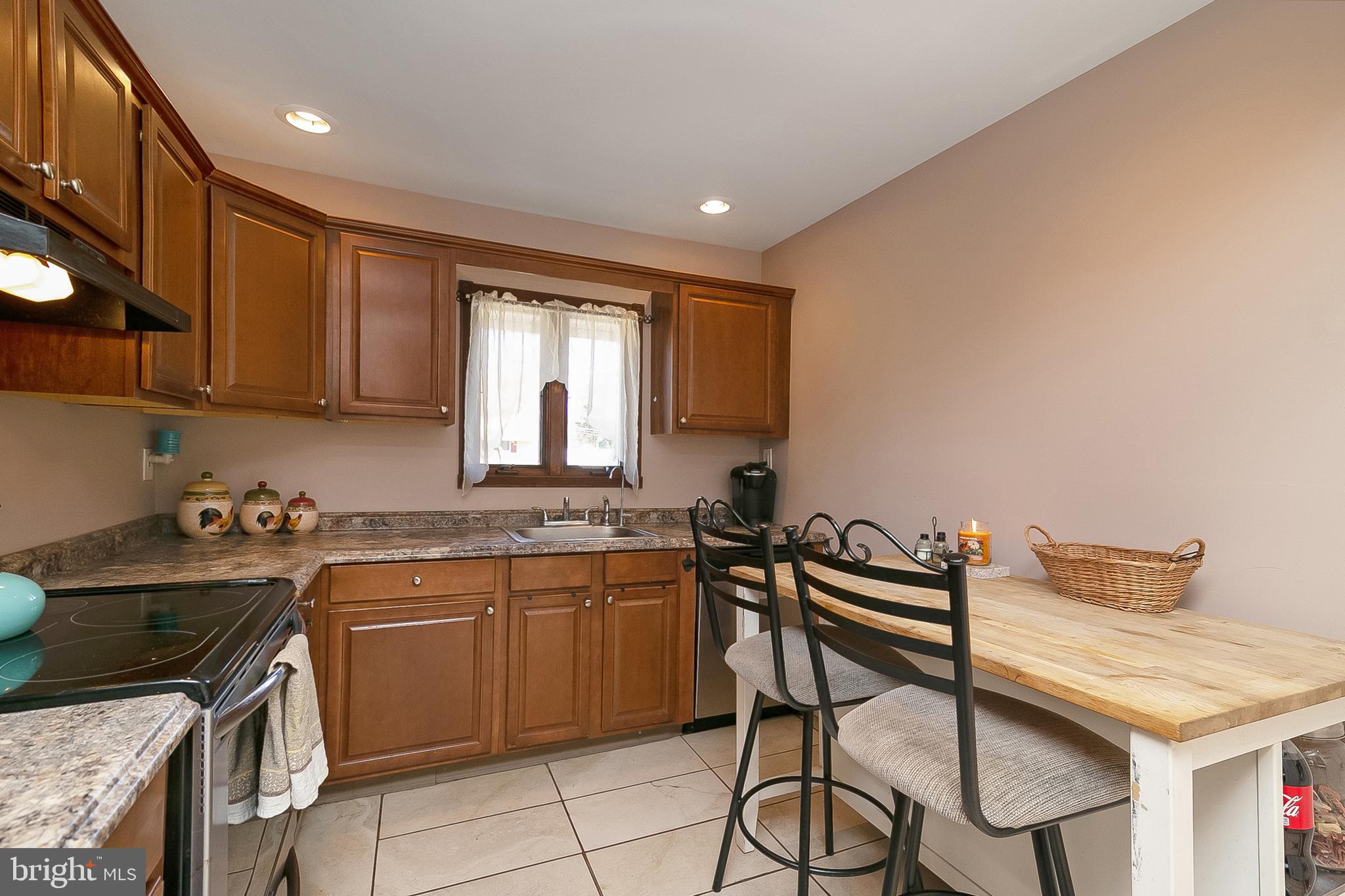 6 Ice Pond Road Levittown, PA 19057 - Photo 12 of 34 Gallery Image 12