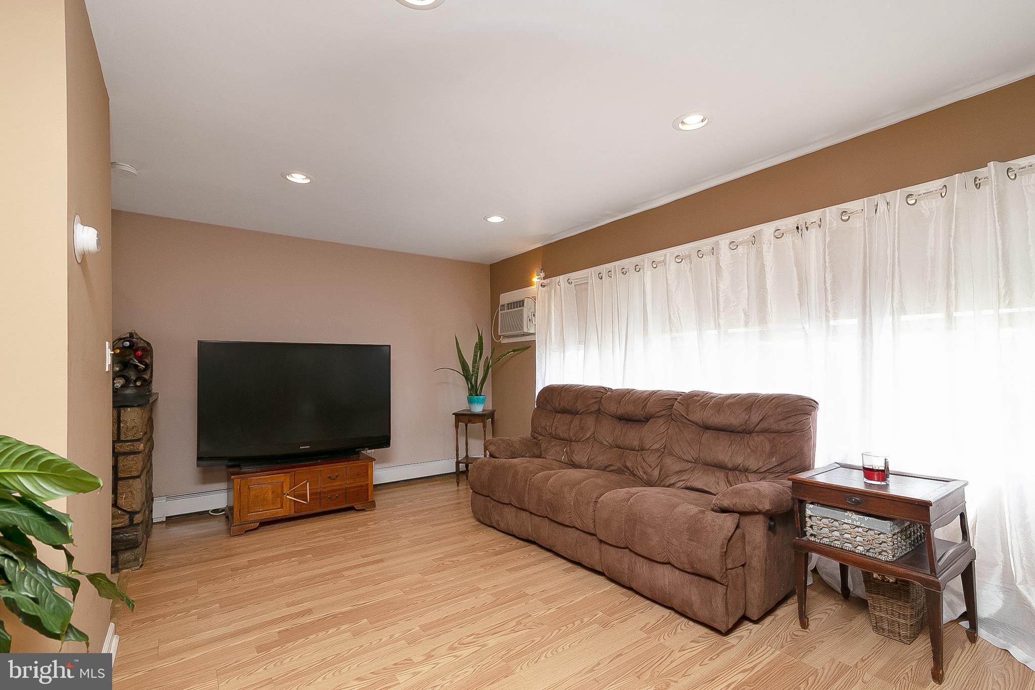6 Ice Pond Road Levittown, PA 19057 - Photo 14 of 34 Gallery Image 14