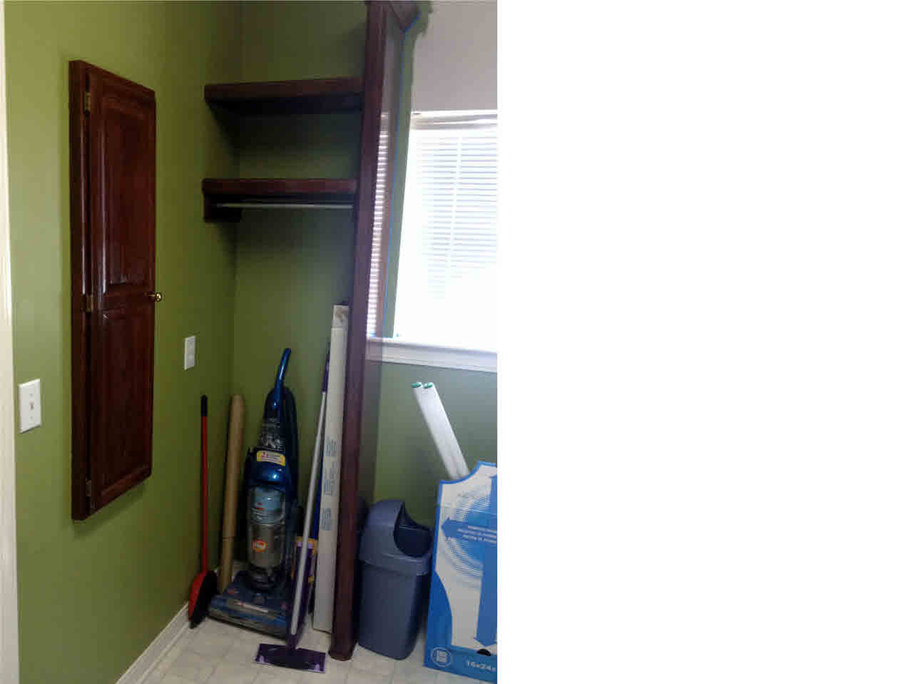 279 Parks Road Raymond, MS 39154 - Photo 22 of 33 Hanging area in Laundry Room