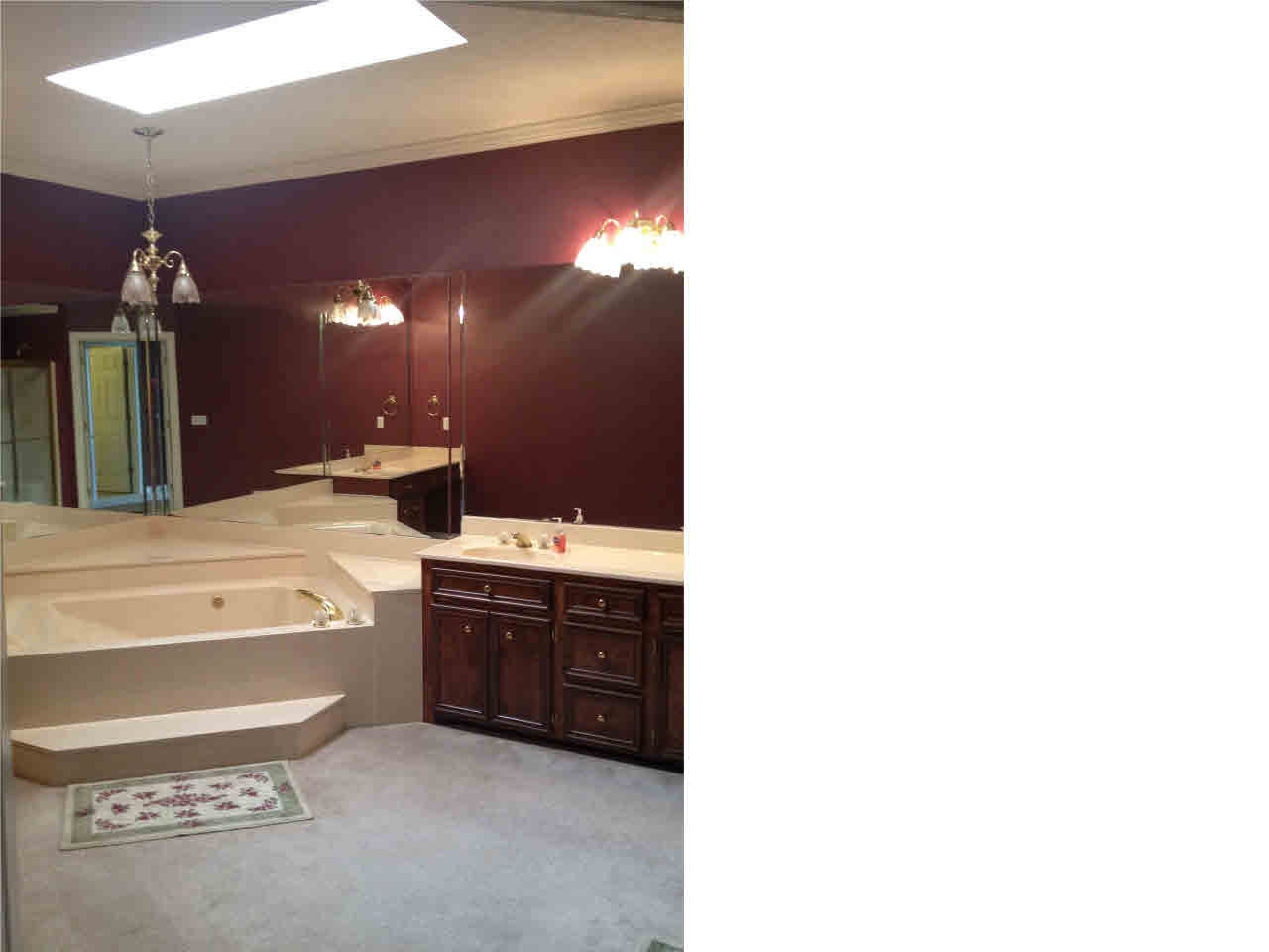 279 Parks Road Raymond, MS 39154 - Photo 28 of 33 Master Bath with Skylight and Jetted Tub