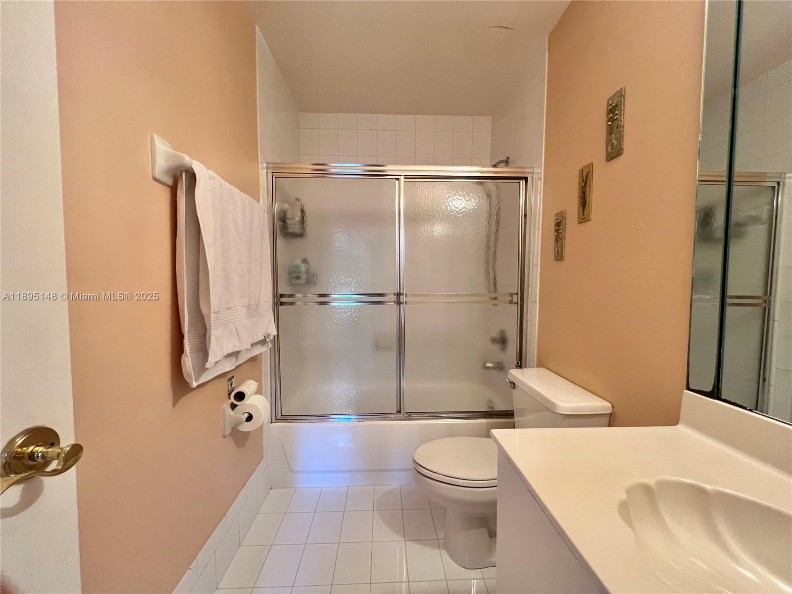 14352 Southwest 90th Street Miami, FL 33186 - Photo 13 of 25 Bathroom 2