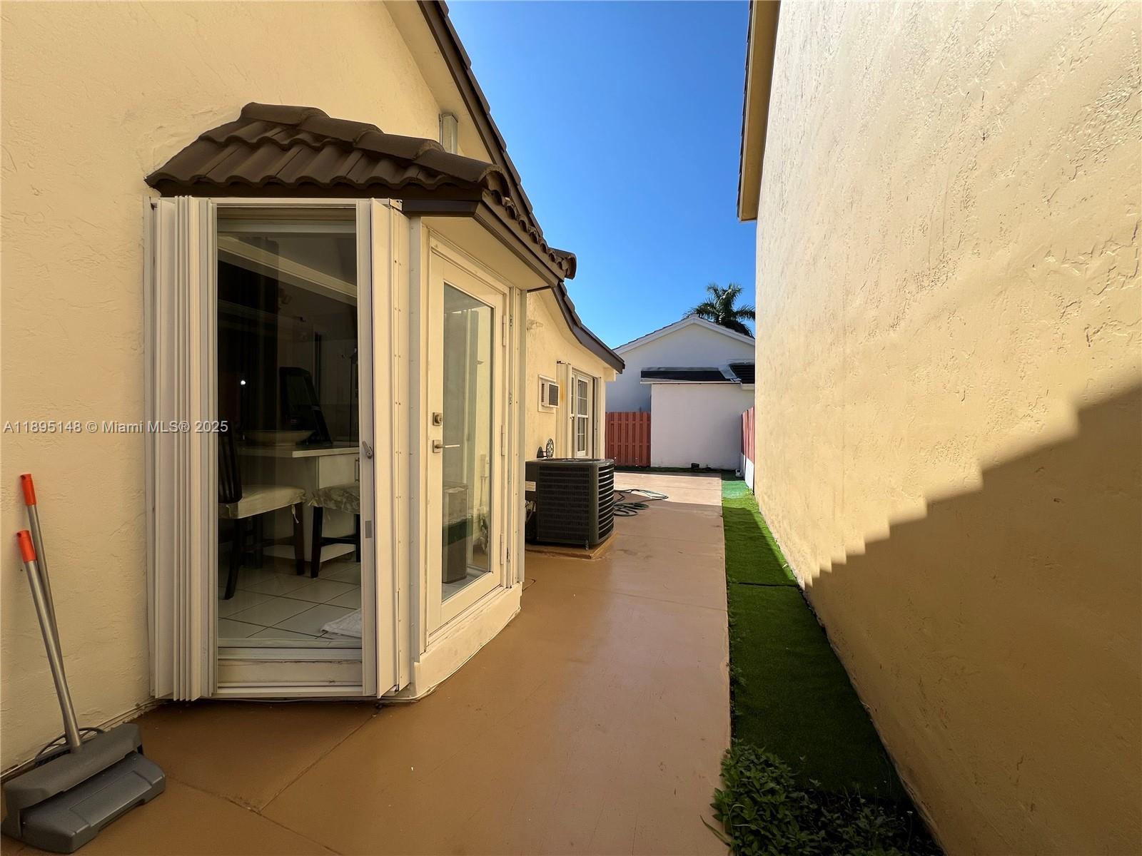 14352 Southwest 90th Street Miami, FL 33186 - Photo 22 of 25