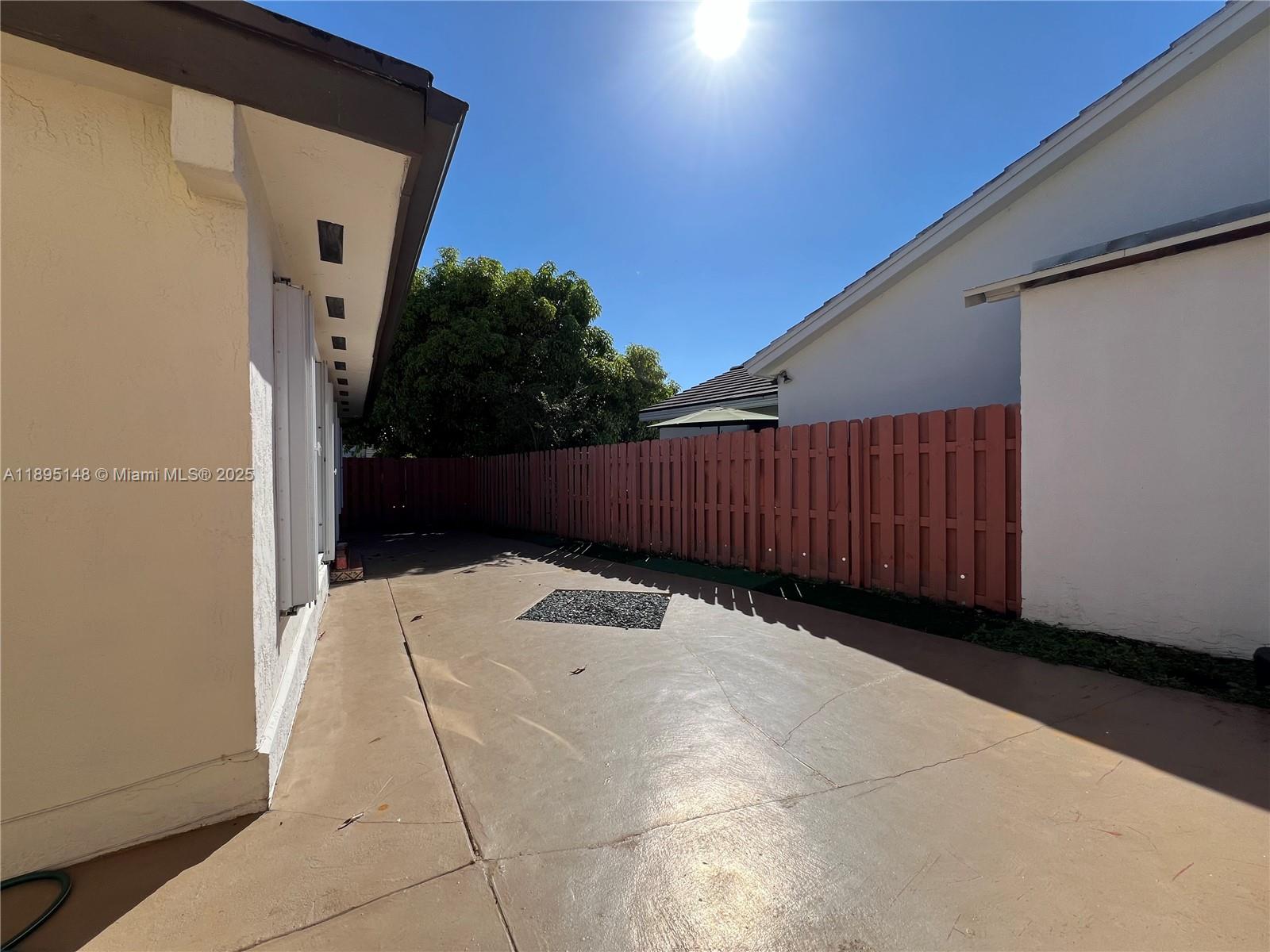 14352 Southwest 90th Street Miami, FL 33186 - Photo 23 of 25