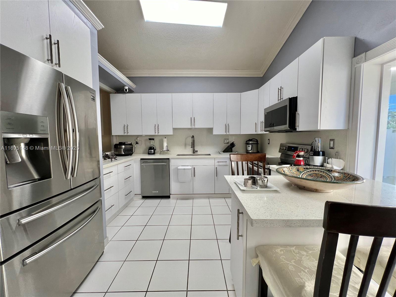 14352 Southwest 90th Street Miami, FL 33186 - Photo 4 of 25