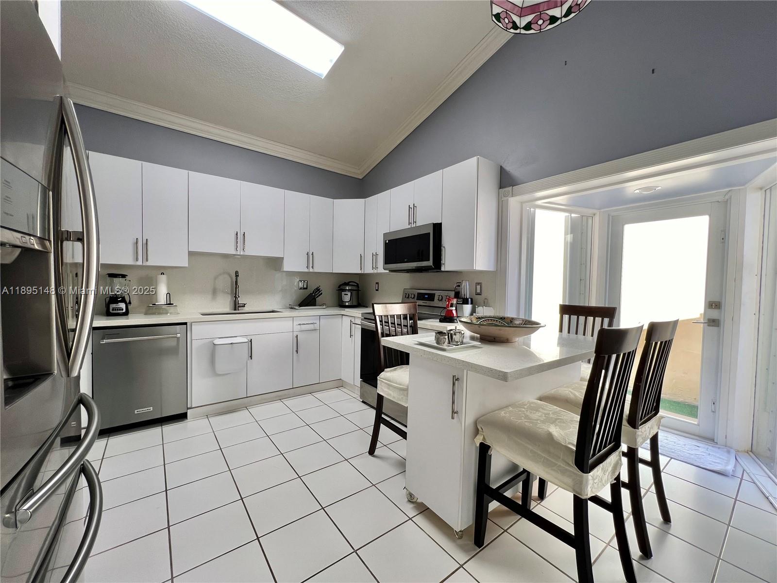 14352 Southwest 90th Street Miami, FL 33186 - Photo 5 of 25