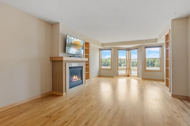 $599,000 | 150 Front Street, Unit 323, Prescott, WI 54021