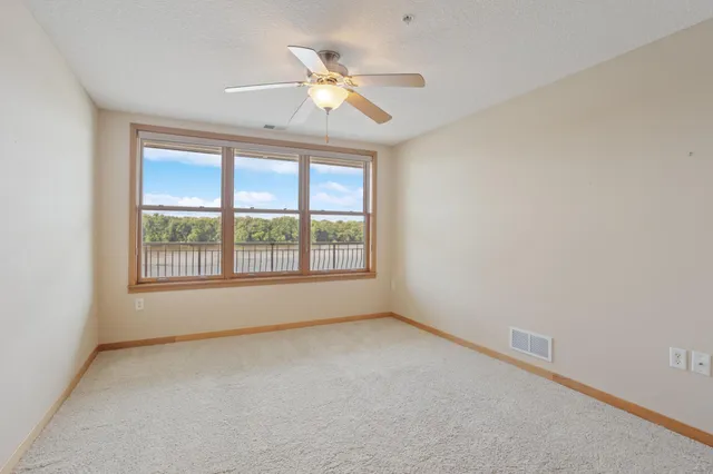 $599,000 | 150 Front Street, Unit 323, Prescott, WI 54021