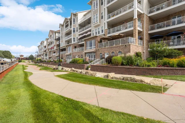 $599,000 | 150 Front Street, Unit 323, Prescott, WI 54021