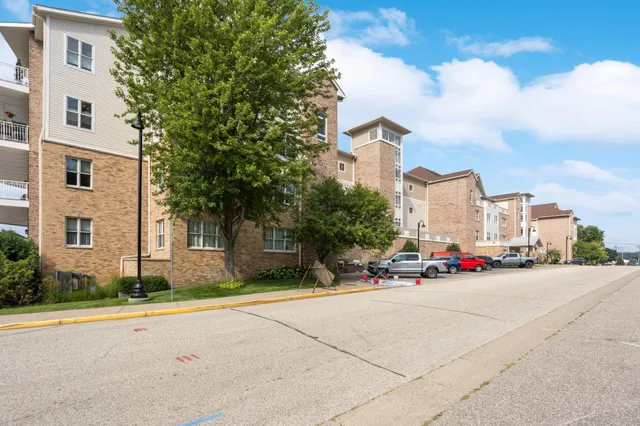 $599,000 | 150 Front Street, Unit 323, Prescott, WI 54021