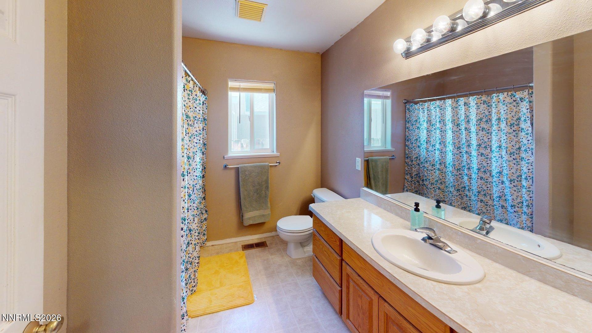 380 Calaway Court Fallon, NV 89406 - Photo 17 of 30 380-Calaway-Ct-Bathroom