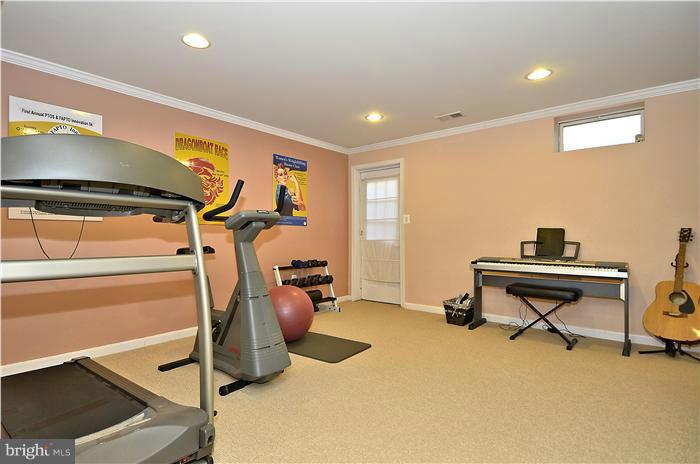 9083 Furey Road Lorton, VA 22079 - Photo 15 of 29 Interior (General)