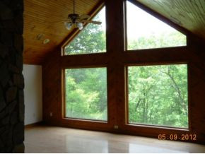108 Dameron Ridge Road Erwin, TN 37650 - Photo 5 of 24 Living Room