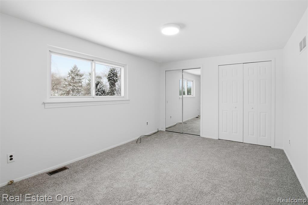 2811 Rhodes Drive Troy, MI 48083 - Photo 26 of 42 Gallery Image 26