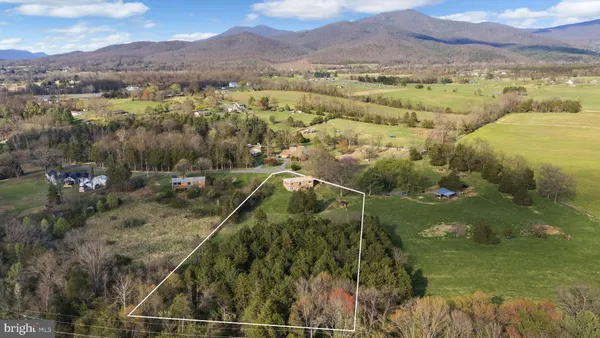 a view of an outdoor space and yard