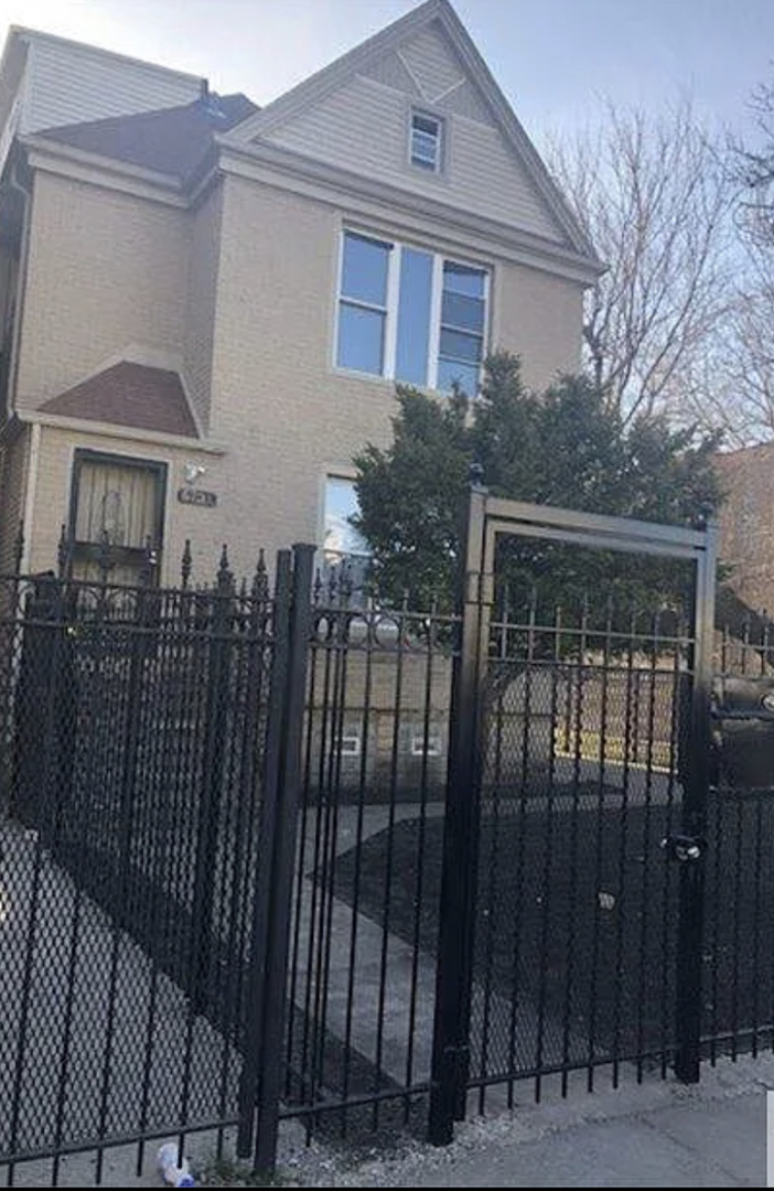 6735 South Eberhart Ave  