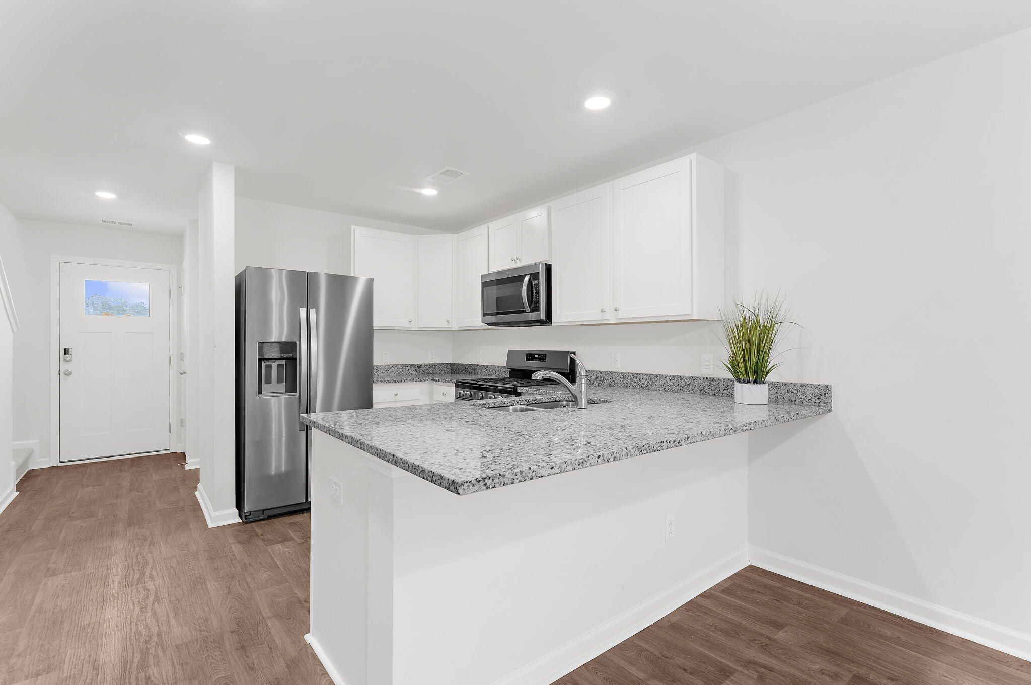 517 Golden Embers Way Summerville, SC 29486 - Photo 11 of 41 Kitchen