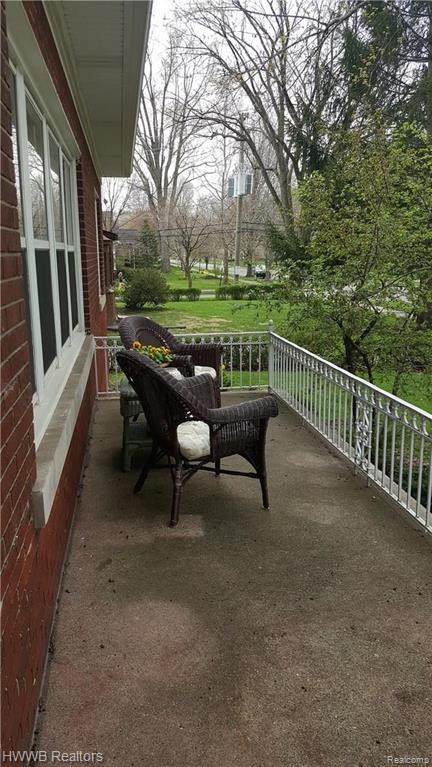 912 Barrington Road Grosse Pointe Park, MI 48230 - Photo 17 of 26