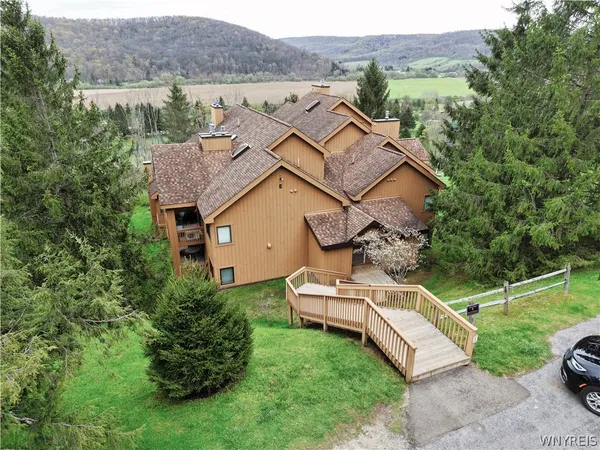 $229,900 | E104 Snowpine Village, Ellicottville, NY 14731