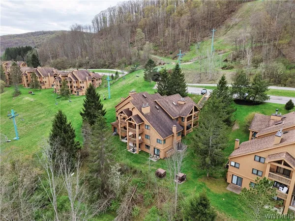 $229,900 | E104 Snowpine Village, Ellicottville, NY 14731