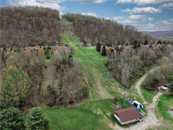 $229,900 | E104 Snowpine Village, Ellicottville, NY 14731