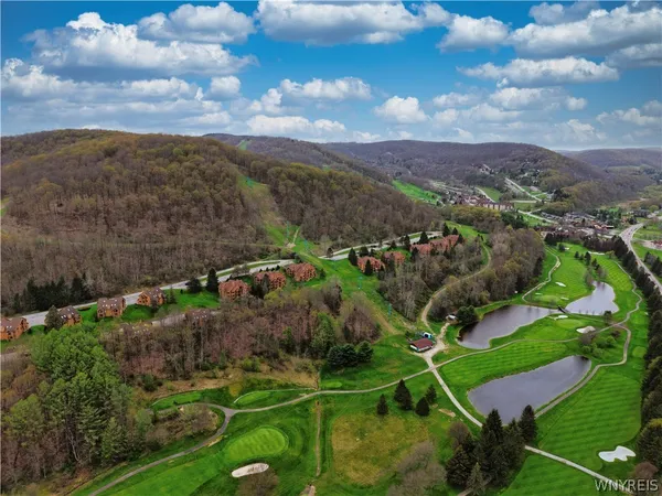 $229,900 | E104 Snowpine Village, Ellicottville, NY 14731