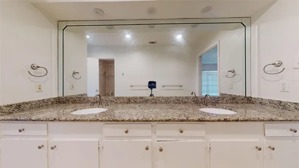 $2,900 | 347 Forest Lake Drive, Seabrook, TX 77586