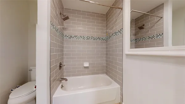 $2,900 | 347 Forest Lake Drive, Seabrook, TX 77586