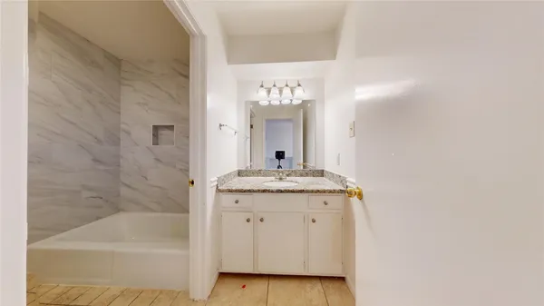 $2,900 | 347 Forest Lake Drive, Seabrook, TX 77586