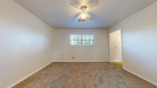 $2,900 | 347 Forest Lake Drive, Seabrook, TX 77586