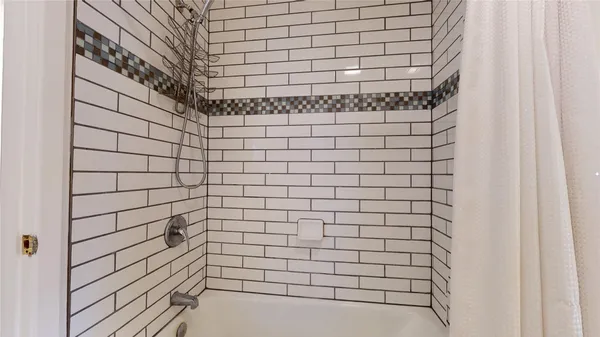 $2,900 | 347 Forest Lake Drive, Seabrook, TX 77586