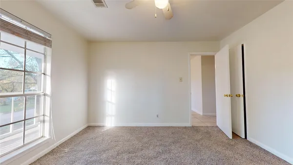 $2,900 | 347 Forest Lake Drive, Seabrook, TX 77586