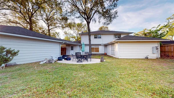 $2,900 | 347 Forest Lake Drive, Seabrook, TX 77586