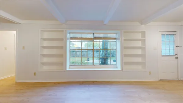 $2,900 | 347 Forest Lake Drive, Seabrook, TX 77586