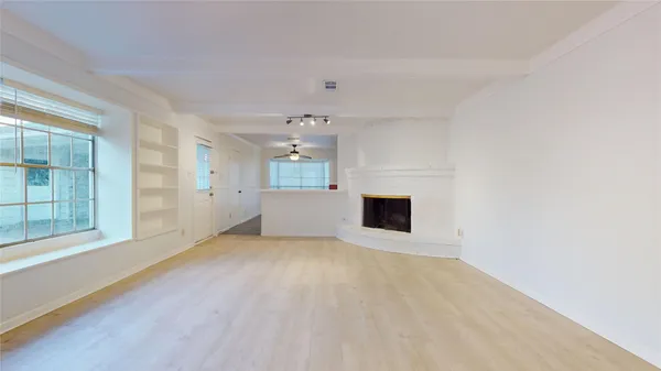 $2,900 | 347 Forest Lake Drive, Seabrook, TX 77586