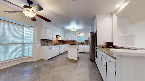 $2,900 | 347 Forest Lake Drive, Seabrook, TX 77586