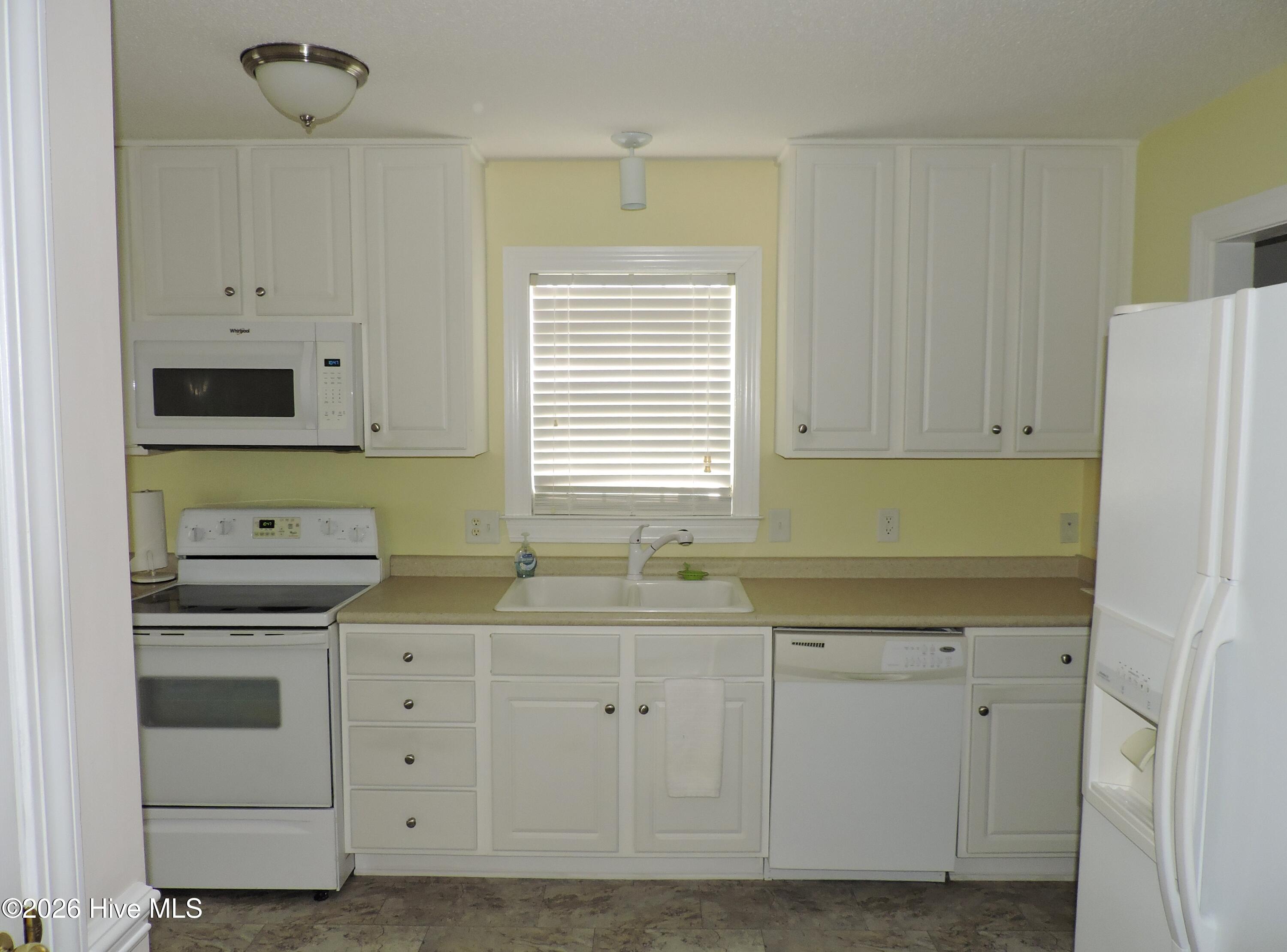 3128 Ruth Court Greenville, NC 27834 - Photo 16 of 29 Kitchen View 3