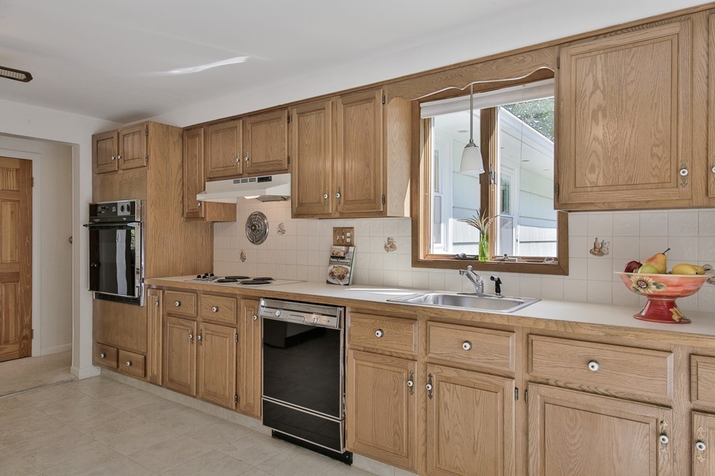 20 Peter Road North Reading, MA 01864 - Photo 13 of 23 Gallery Image 13