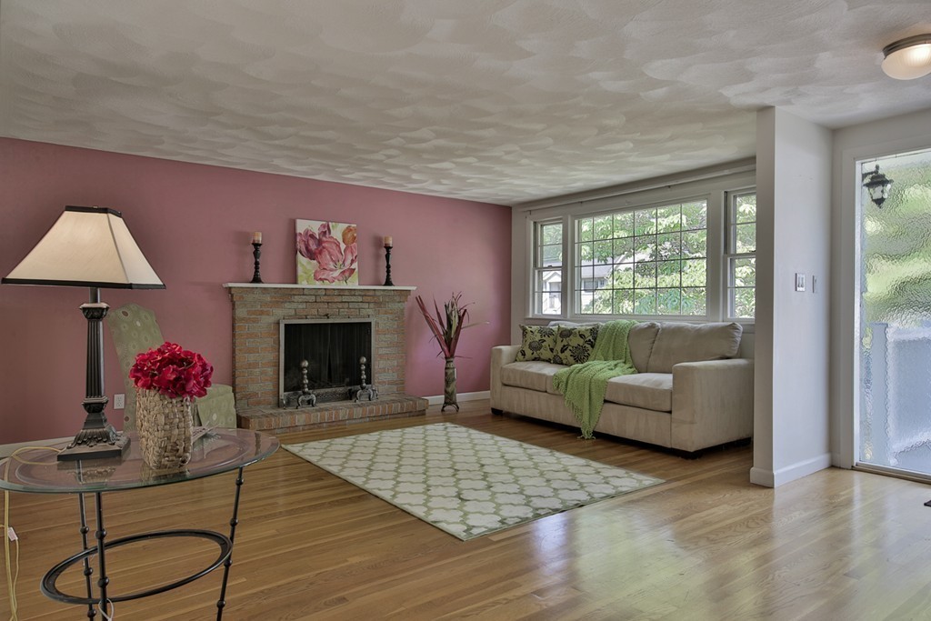 20 Peter Road North Reading, MA 01864 - Photo 4 of 23 Gallery Image 4