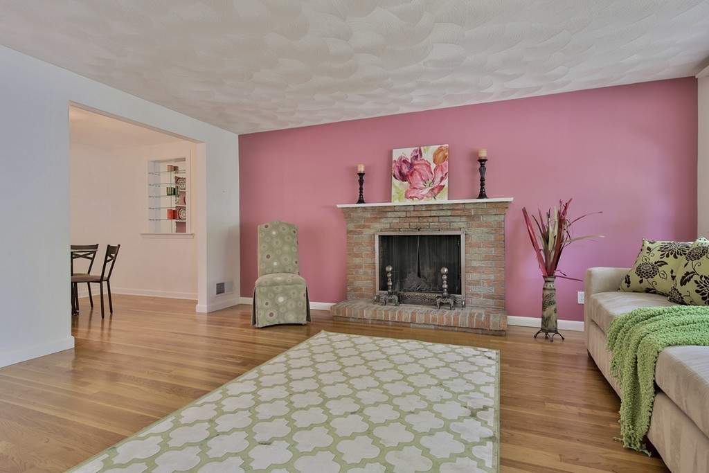 20 Peter Road North Reading, MA 01864 - Photo 5 of 23 Gallery Image 5