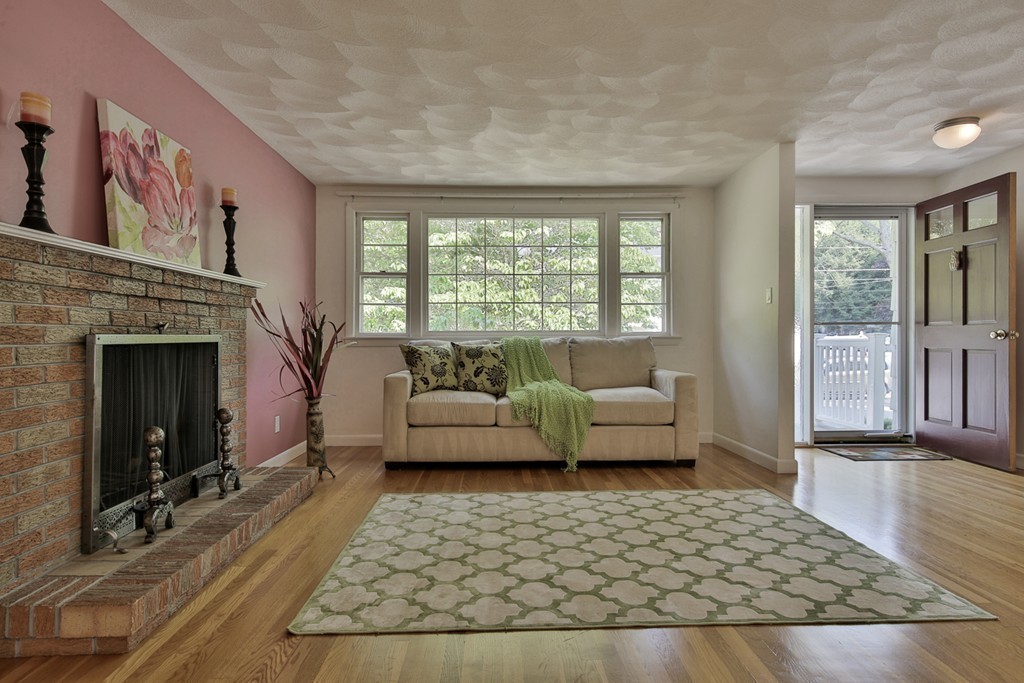 20 Peter Road North Reading, MA 01864 - Photo 8 of 23 Gallery Image 8