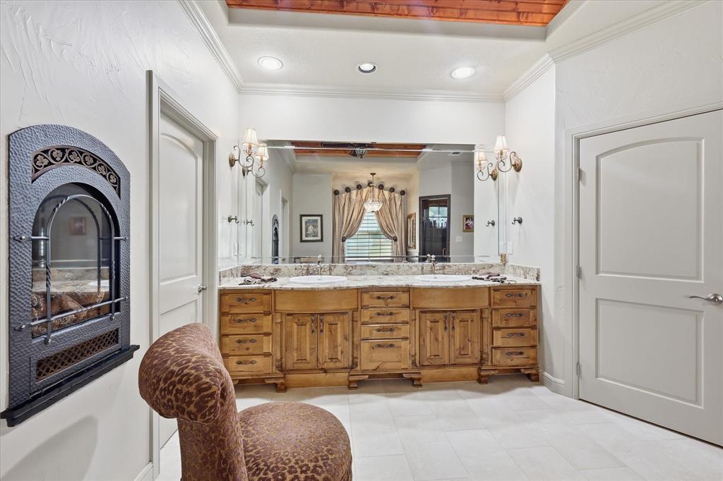 9229 Hub Clark Road Pilot Point, TX 76258 - Photo 19 of 35 Gallery Image 19