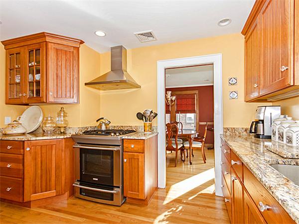 210 Bonad Road Brookline, MA 02467 - Photo 3 of 10
