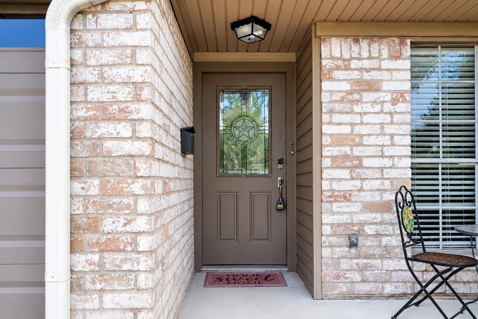 8419 Avington Road La Porte, TX 77571 - Photo 4 of 39