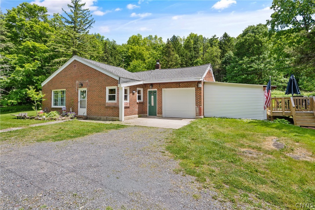2696 Lyons Road Camillus, NY 13031 - Photo 2 of 31