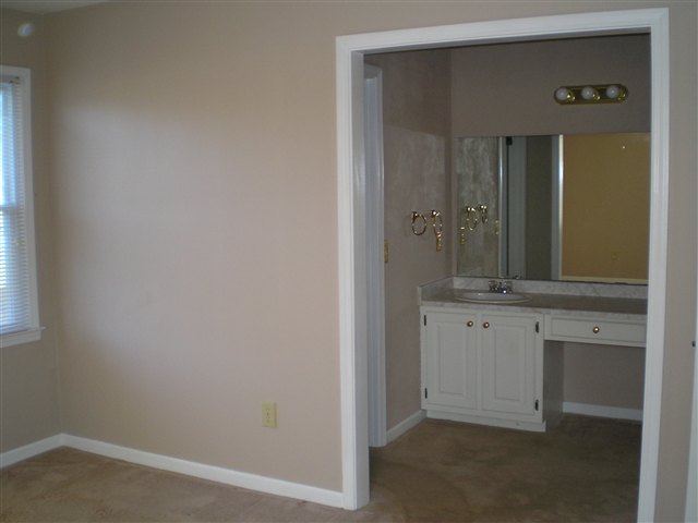 214 Foxhound Road Simpsonville, SC 29680 - Photo 3 of 11 Gallery Image 3