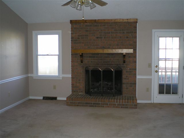214 Foxhound Road Simpsonville, SC 29680 - Photo 5 of 11 Gallery Image 5