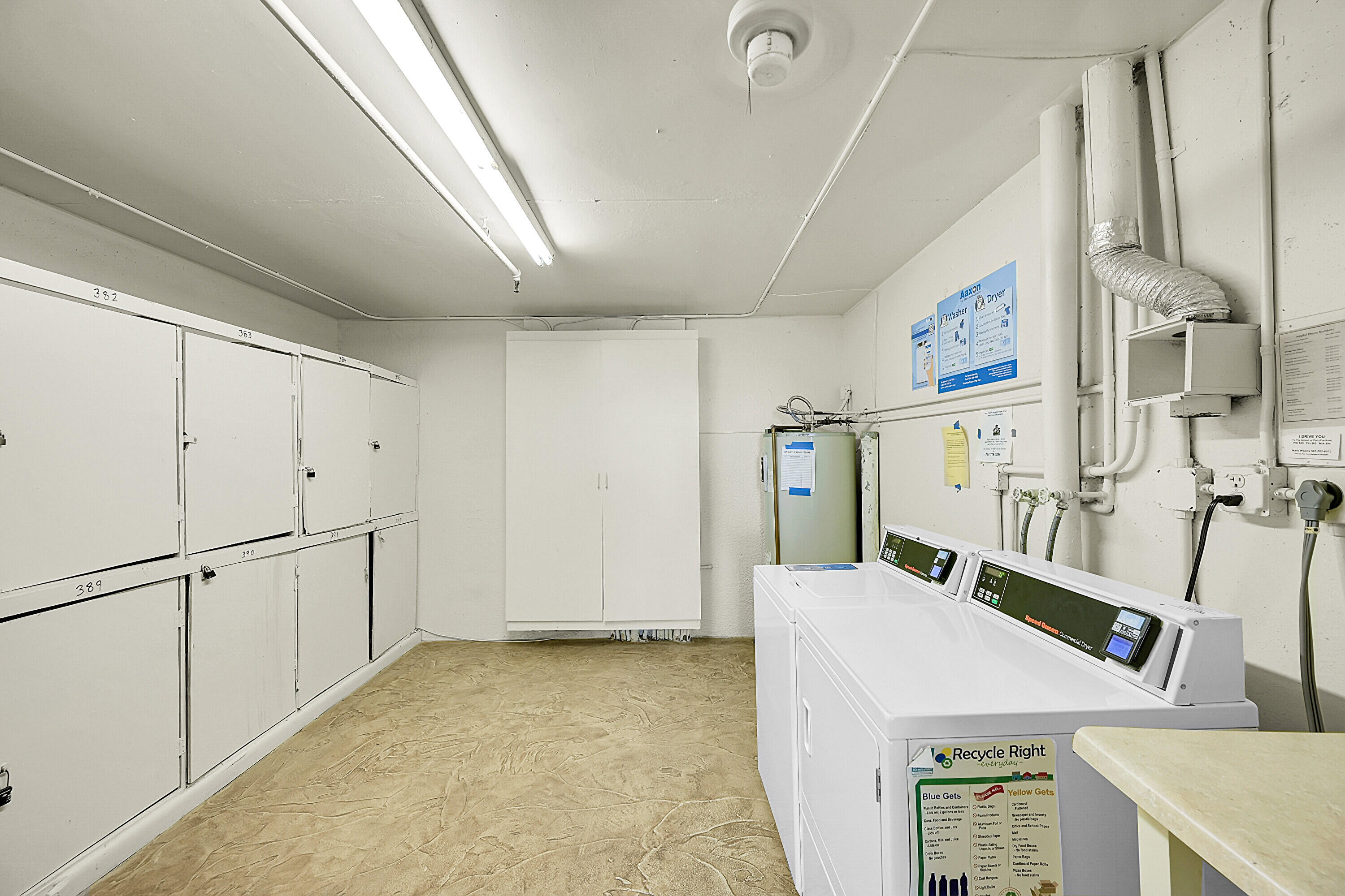 383 Mansfield Drive, Unit J Boca Raton, FL 33434 - Photo 13 of 37 Laundry Room